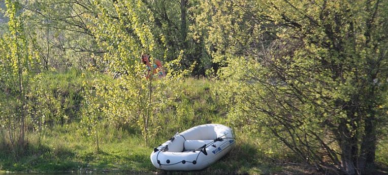 gestrandetes Schlauchboot