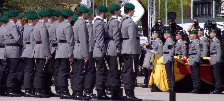 Die Bundeswehr bei einem Staatsakt.