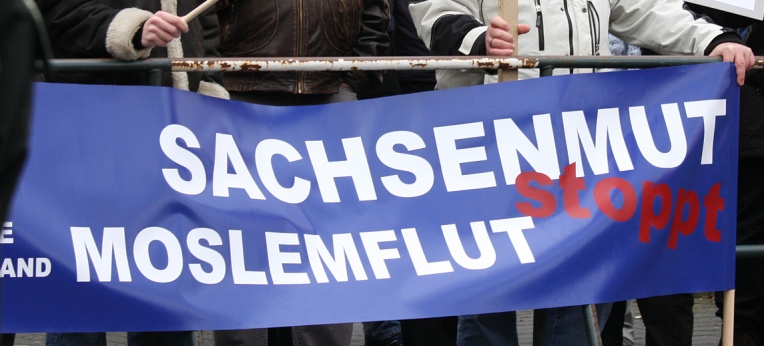 Transparent des Vereins "Arbeit, Familie, Vaterland" im Dezember 2008 bei einer Veranstaltung der "Bürgerbewegung Pro Köln".