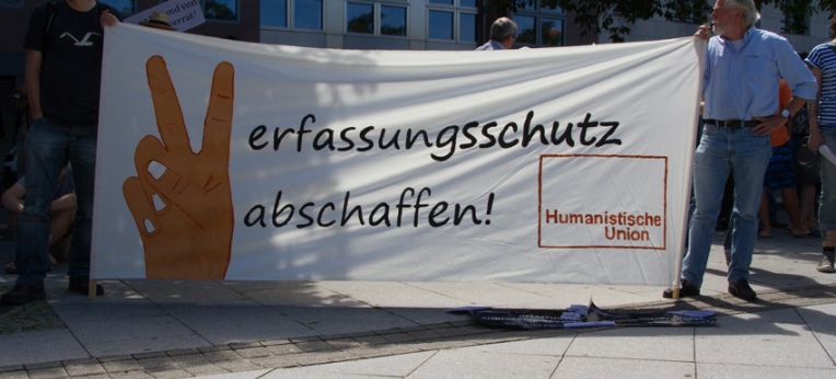 Die Humanistische Union auf der Demo für Pressefreiheit am 1.8.2015