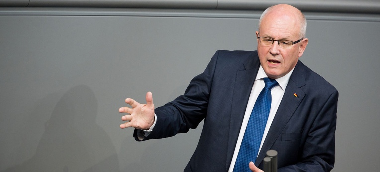 Volker Kauder im Deutschen Bundestag, 2014