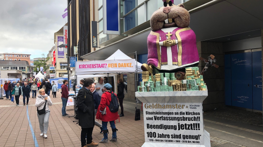 Die Skulptur "Geldhamster" der gbs Rhein-Neckar