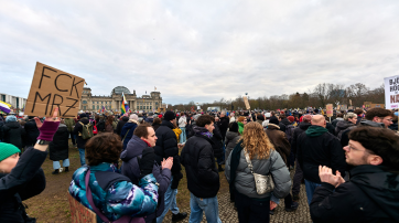 Demonstration gegen die Kooperation von Union und AfD