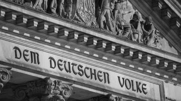 "Dem deutschen Volke"