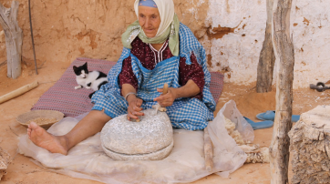 Frau in Tunesien