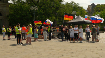 Pro-russische Demonstration auf dem Opernplatz in Hannover