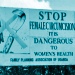 Straßenplakat in Uganda gegen Genitalverstümmelung