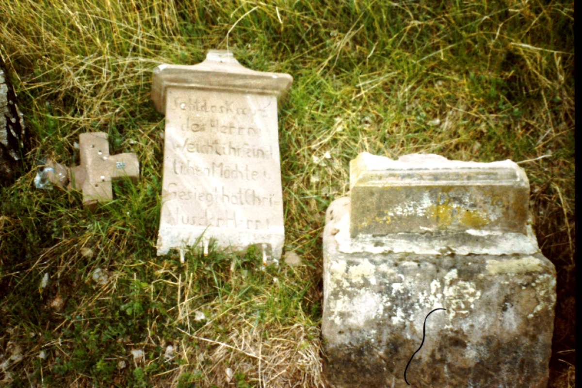 Zerstörtes Wegekreuz