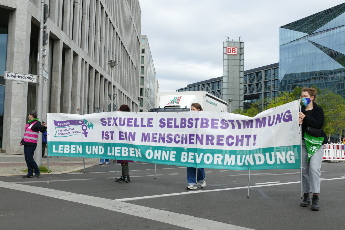Demo und Kundgebung für sexuelle Selbstbestimmung