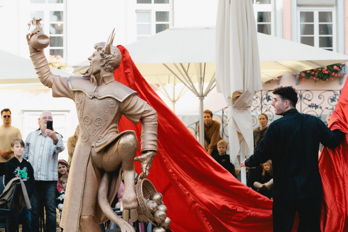 Enthüllung der Statue