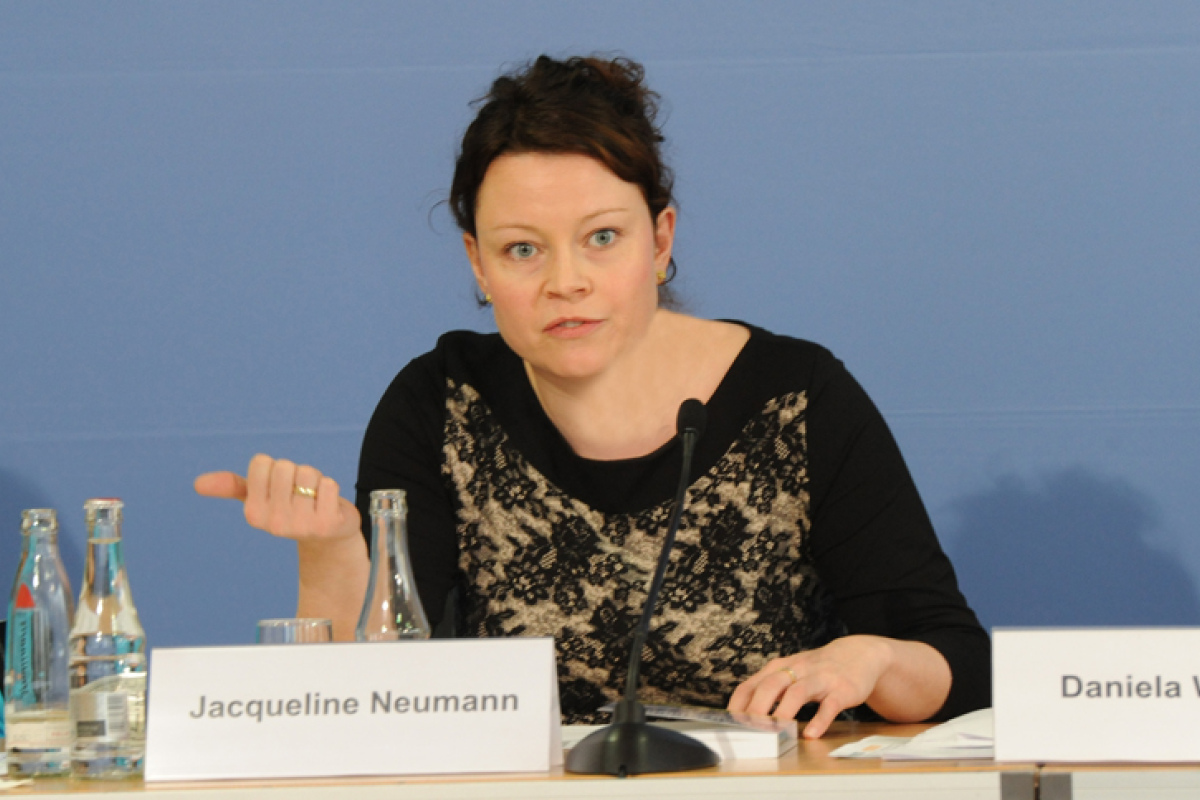 RA Jaqueline Neumann