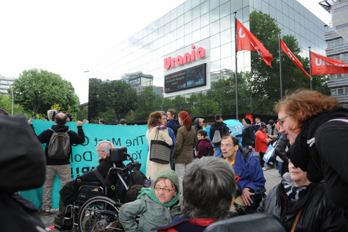 Protest vor der Urania