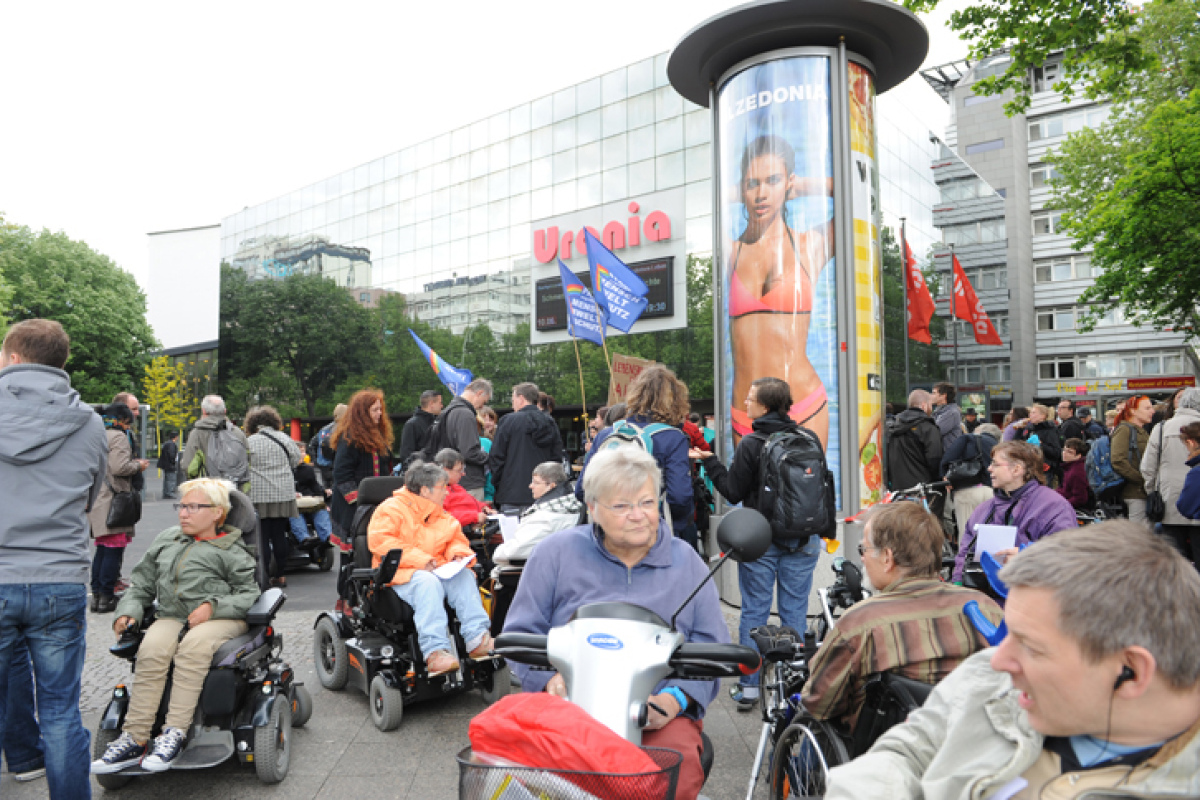 Protest vor der Urania