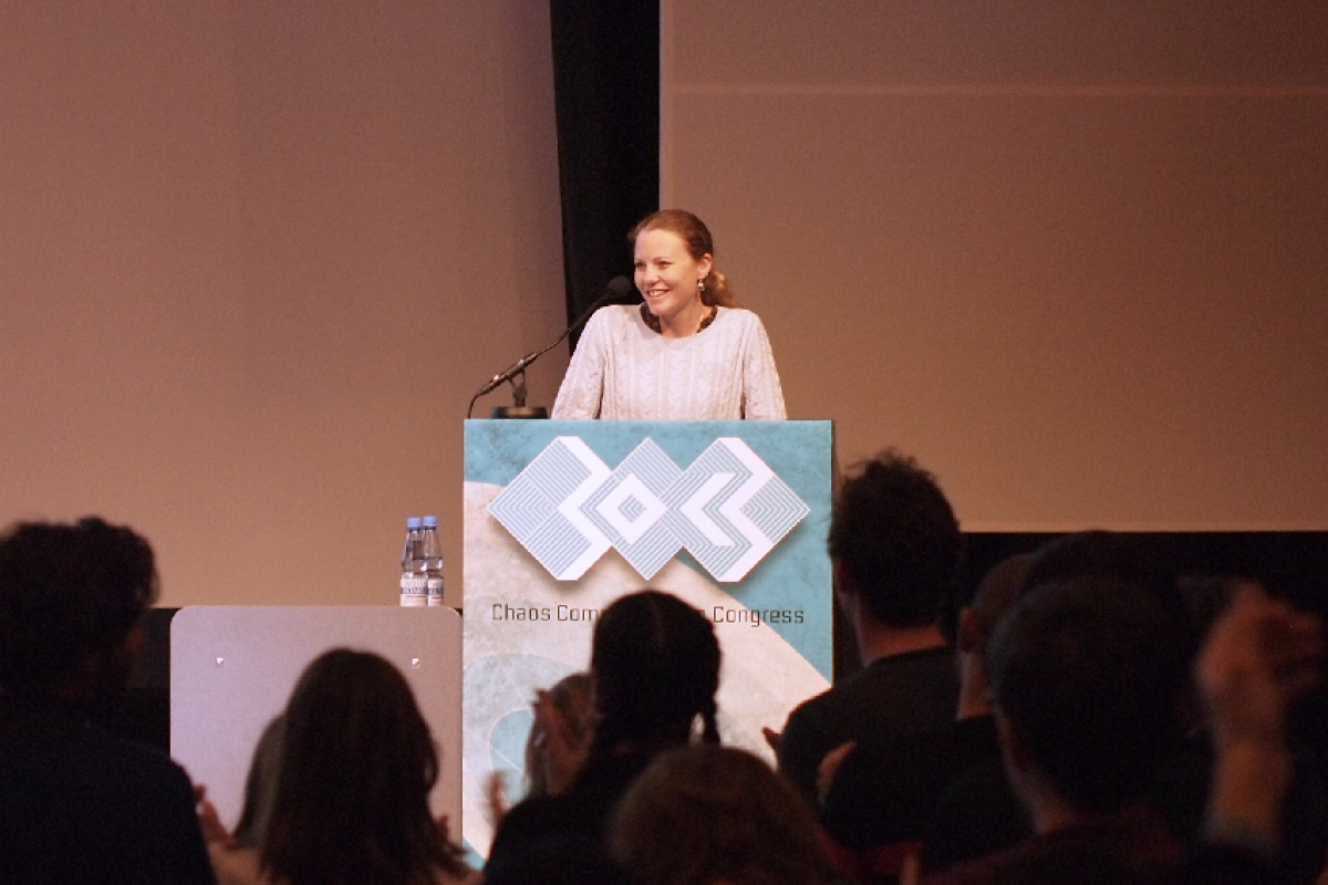 Sarah Harrison im Dezember 2013 beim CCC-Congress