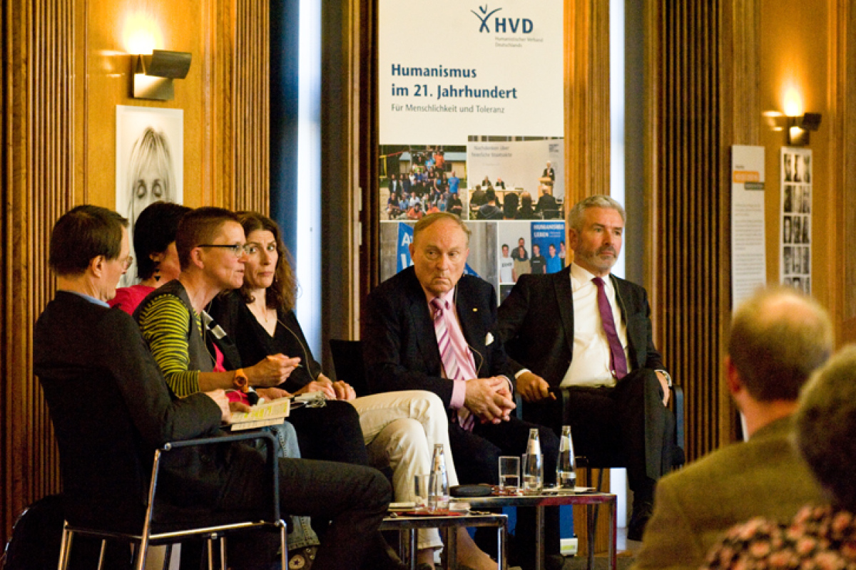 Diskussion auf dem Podium: Karl Lauterbach, Petra Sitte, Gita Neumann, Heike Haarhoff, Ludwig A. Minelli, Roger Kosch