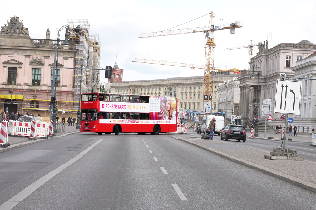 Der Bus während einer Stadtrundfahrt