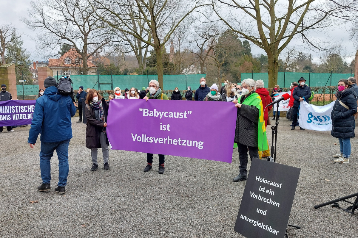 Rund 60 Menschen demonstrierten in Weinheim