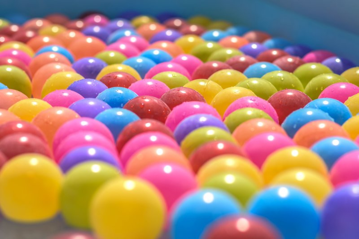 Bereits sechs Monate alte Babys können die Wahrscheinlichkeit abschätzen, mit sie einen Ball einer bestimmten Farbe erwarten.