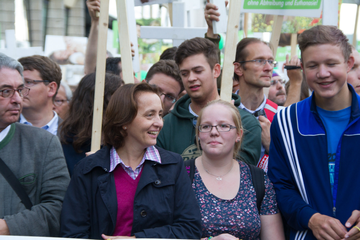 Beatrix von Storch führt den "Marsch für das Leben" an.