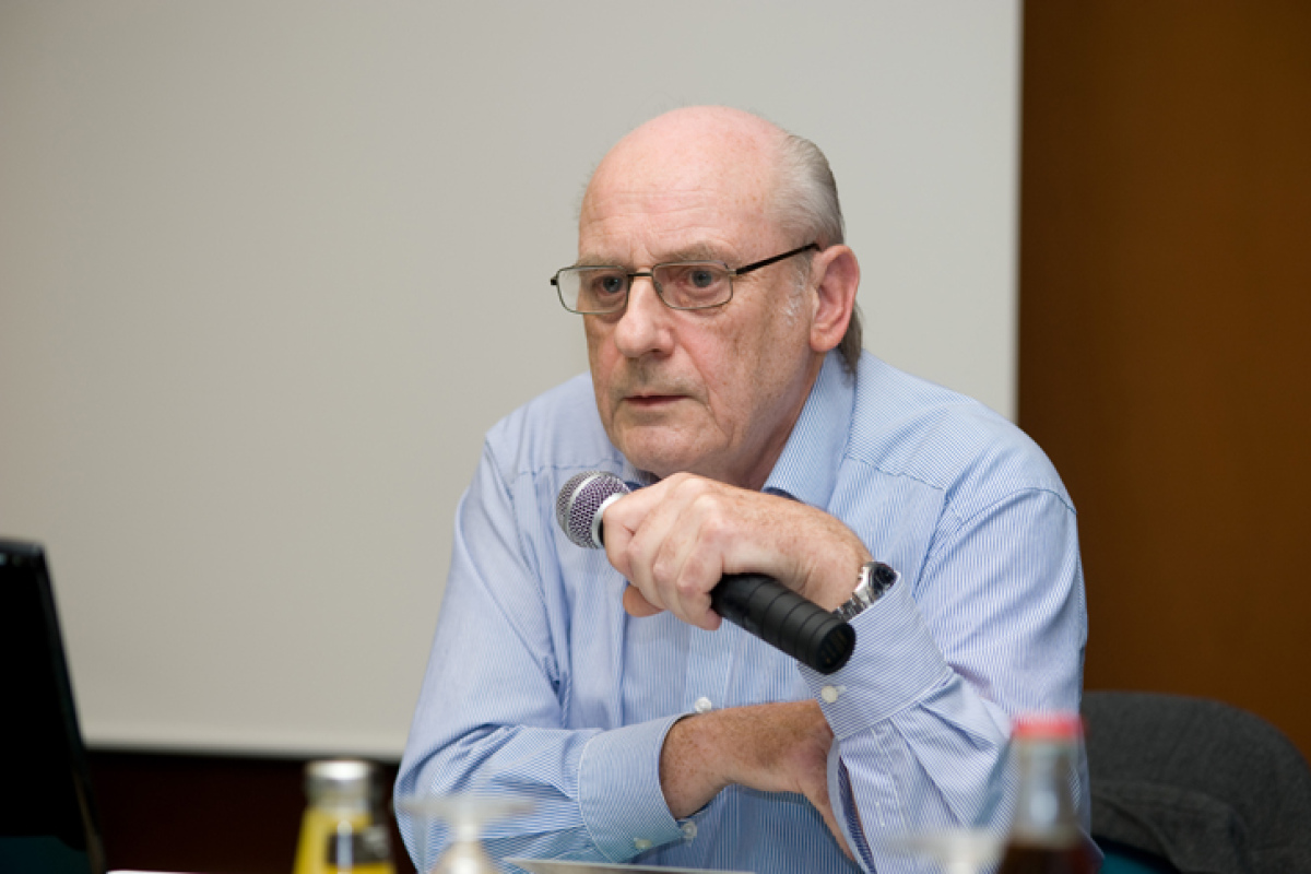 Dr. Bernd Vowinkel