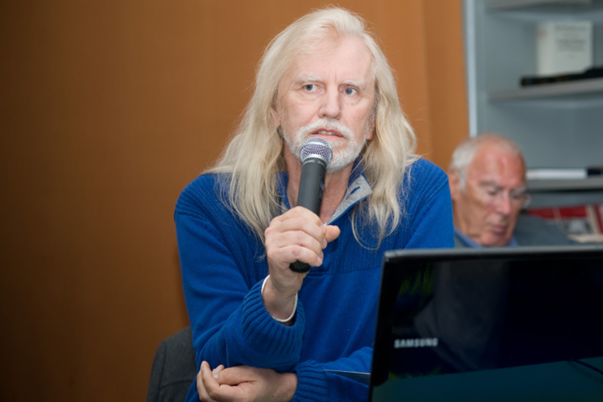 Dr. Colin Goldner