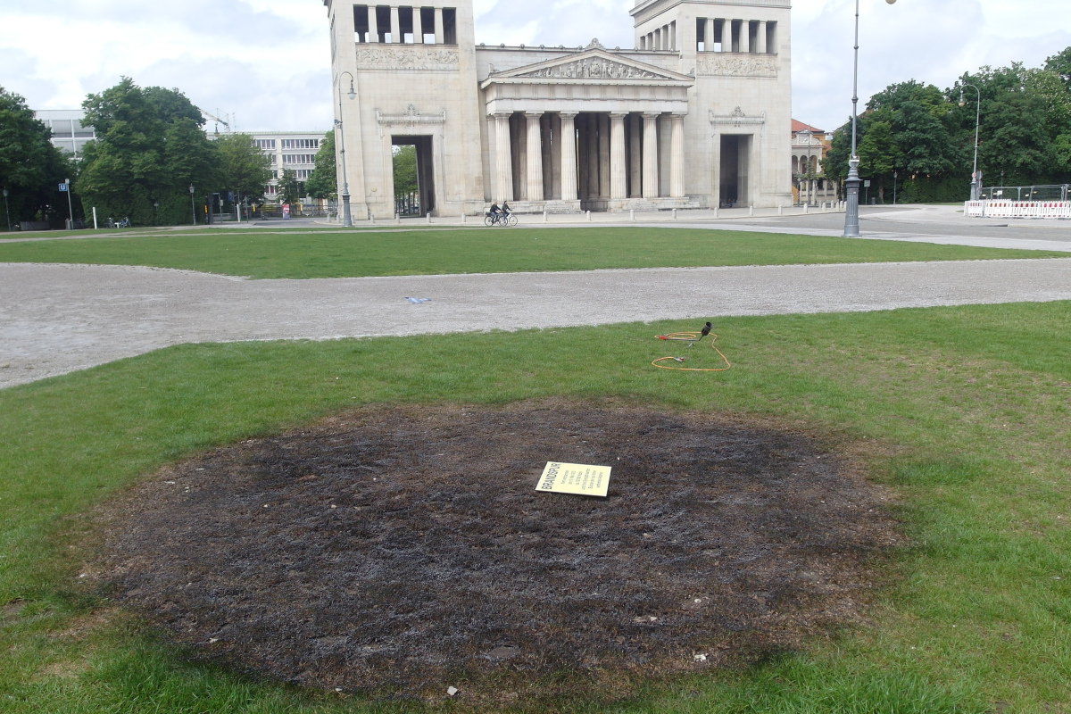Brandfleck auf dem Königsplatz