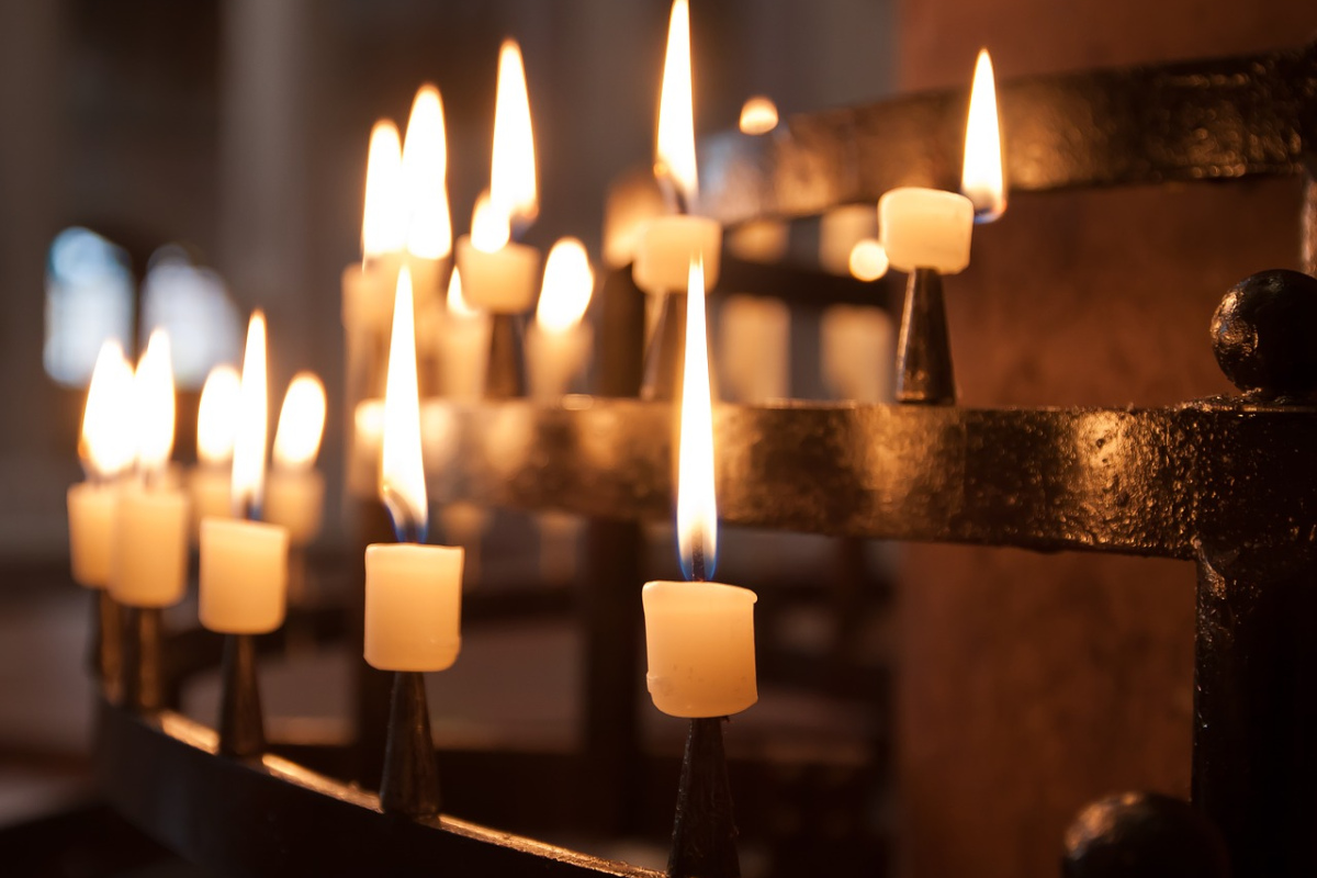 Kerzen in der Kirche