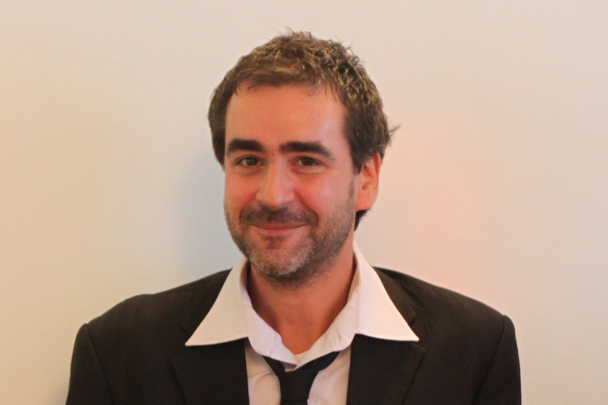 Deniz Yücel bei der Verleihung des Kurt Tucholsky-Preises im Oktober 2011