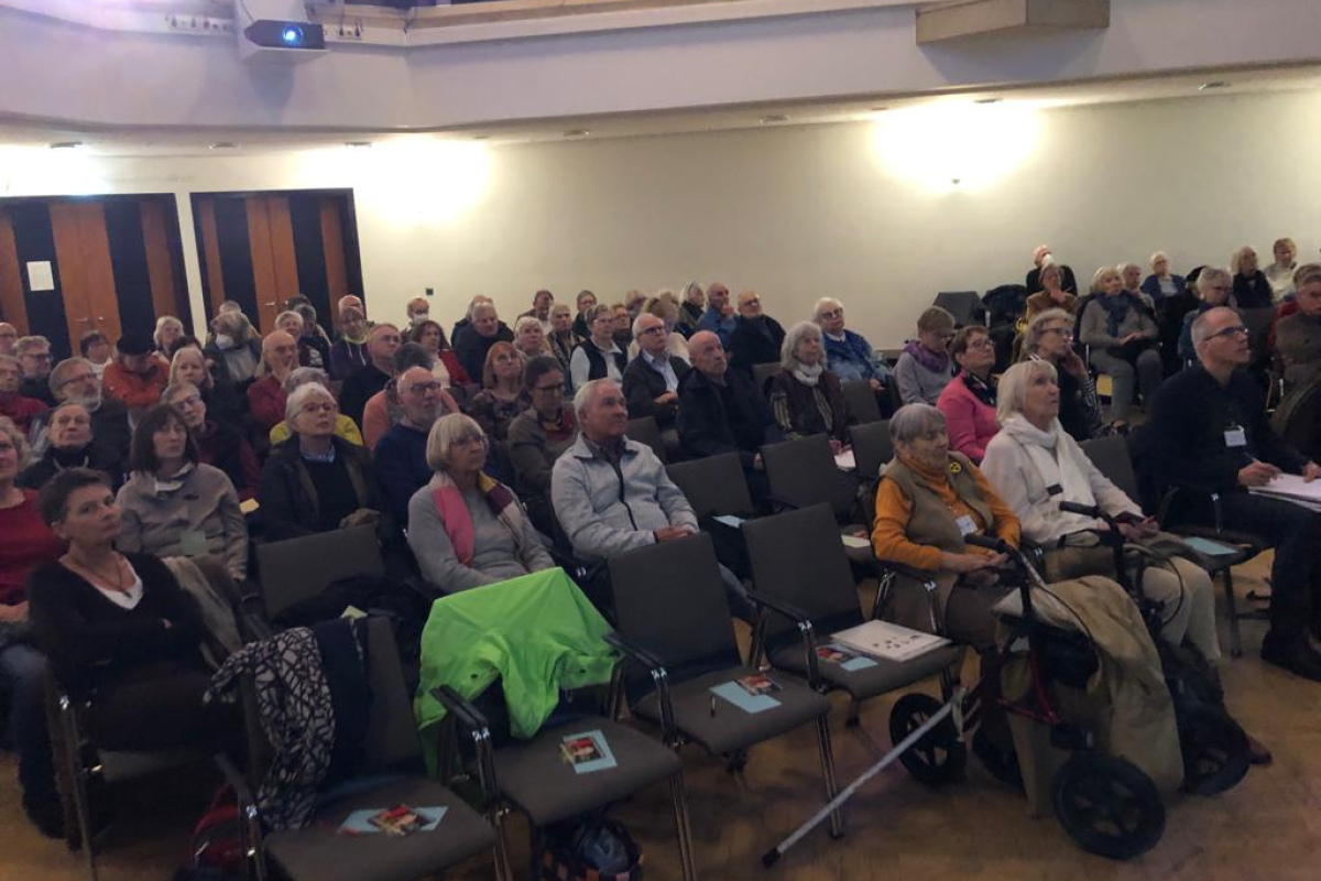 Etwa 120 Personen besuchten den Vortrag