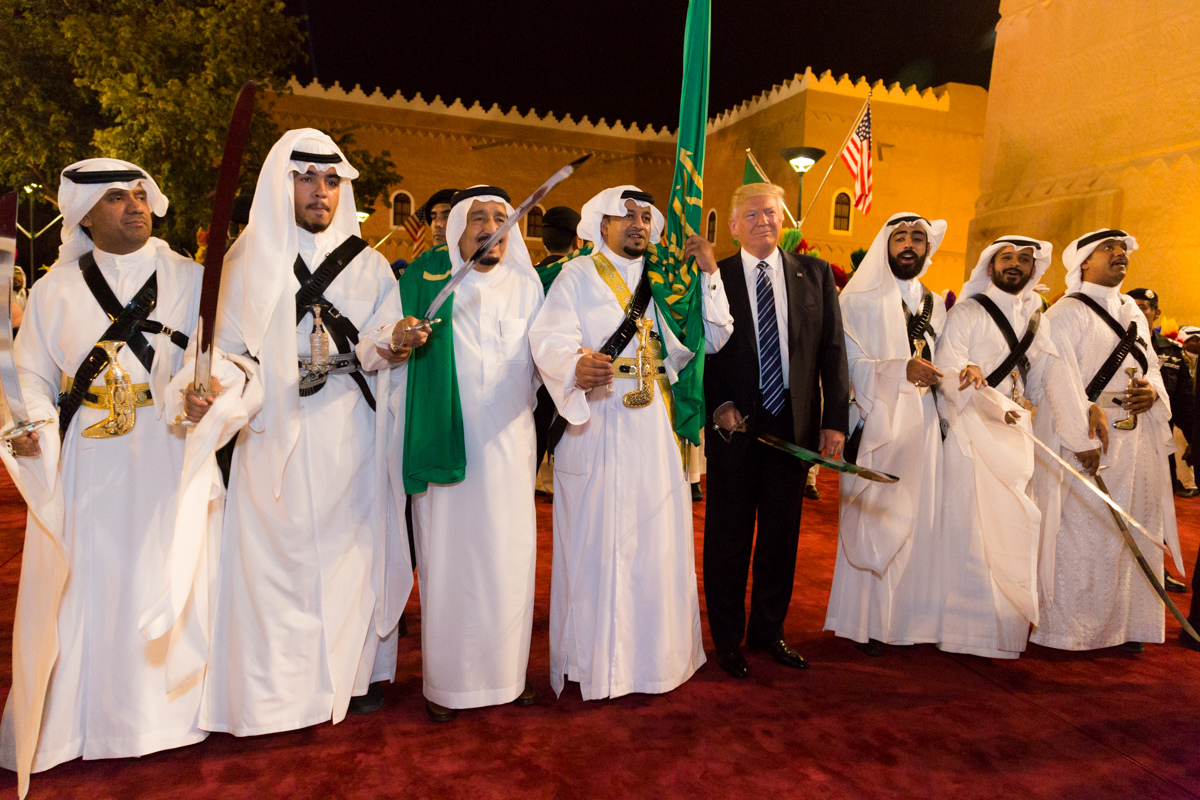 Donald Trump mit Vertretern des saudischen Königshauses