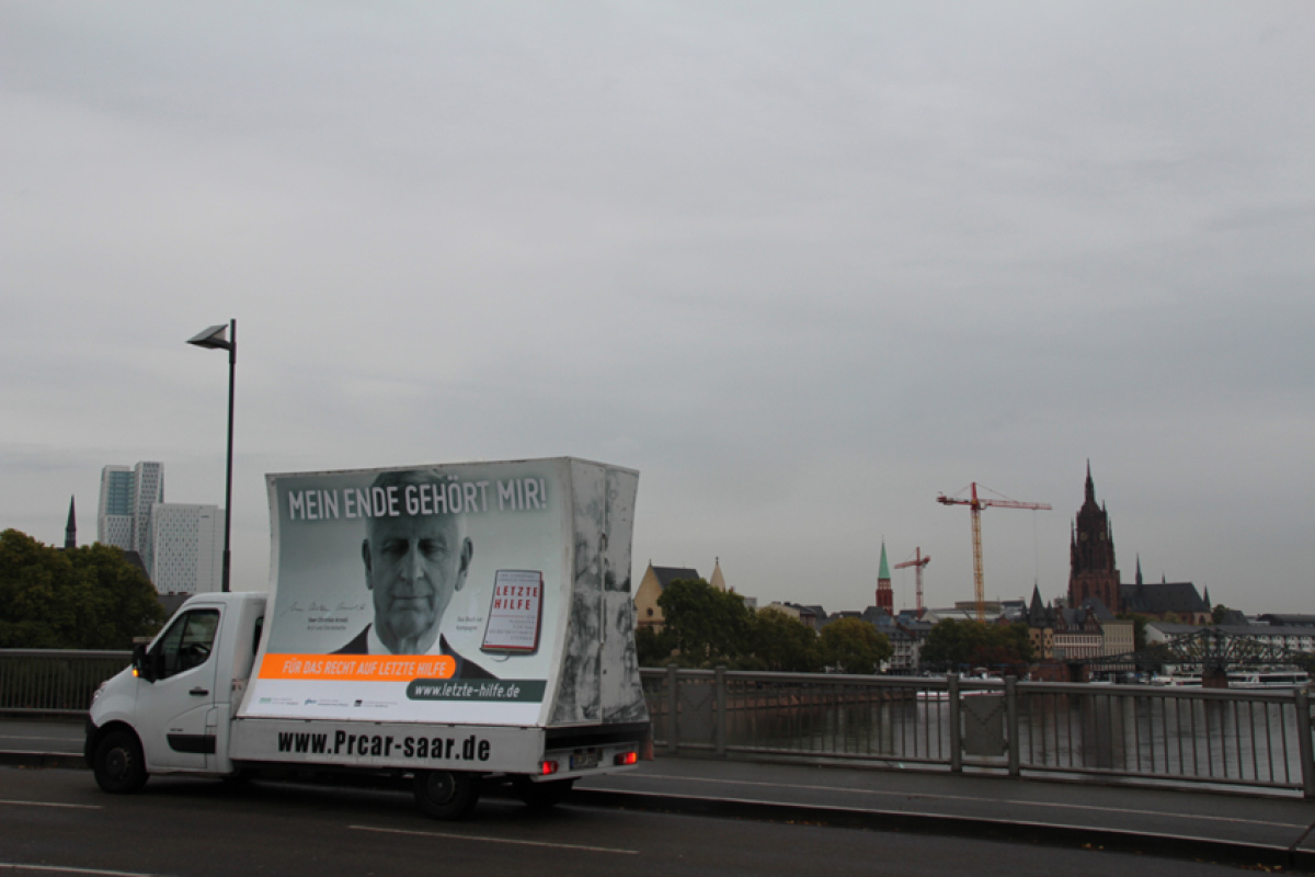 Kampagnen-Car in Frankfurt/M.