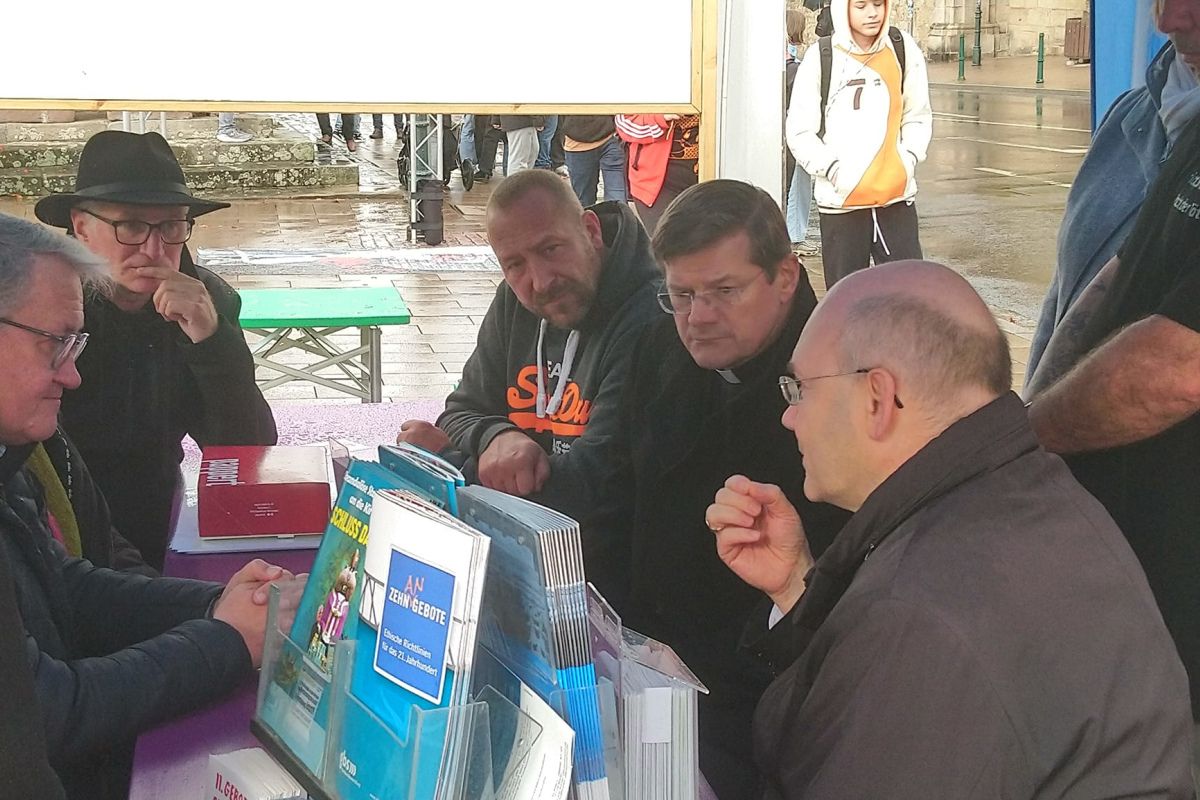 Bischof Helmut Dieser, Erzbischof Stephan Burger, Jens Windel, Matthias Katsch