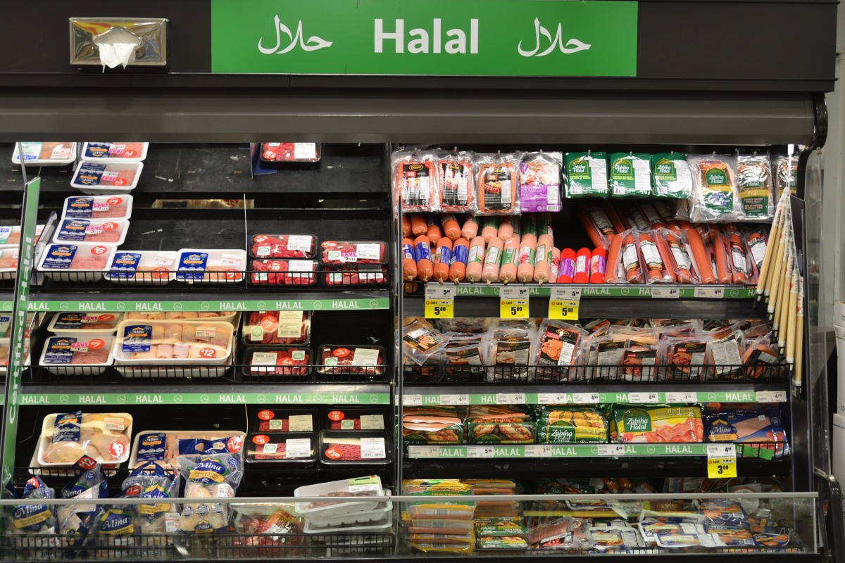 Halal-Nahrungsmittel in einem Supermarkt