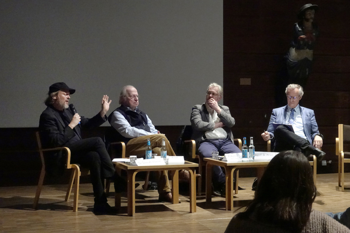 Das Podium bei der Abendveranstaltung
