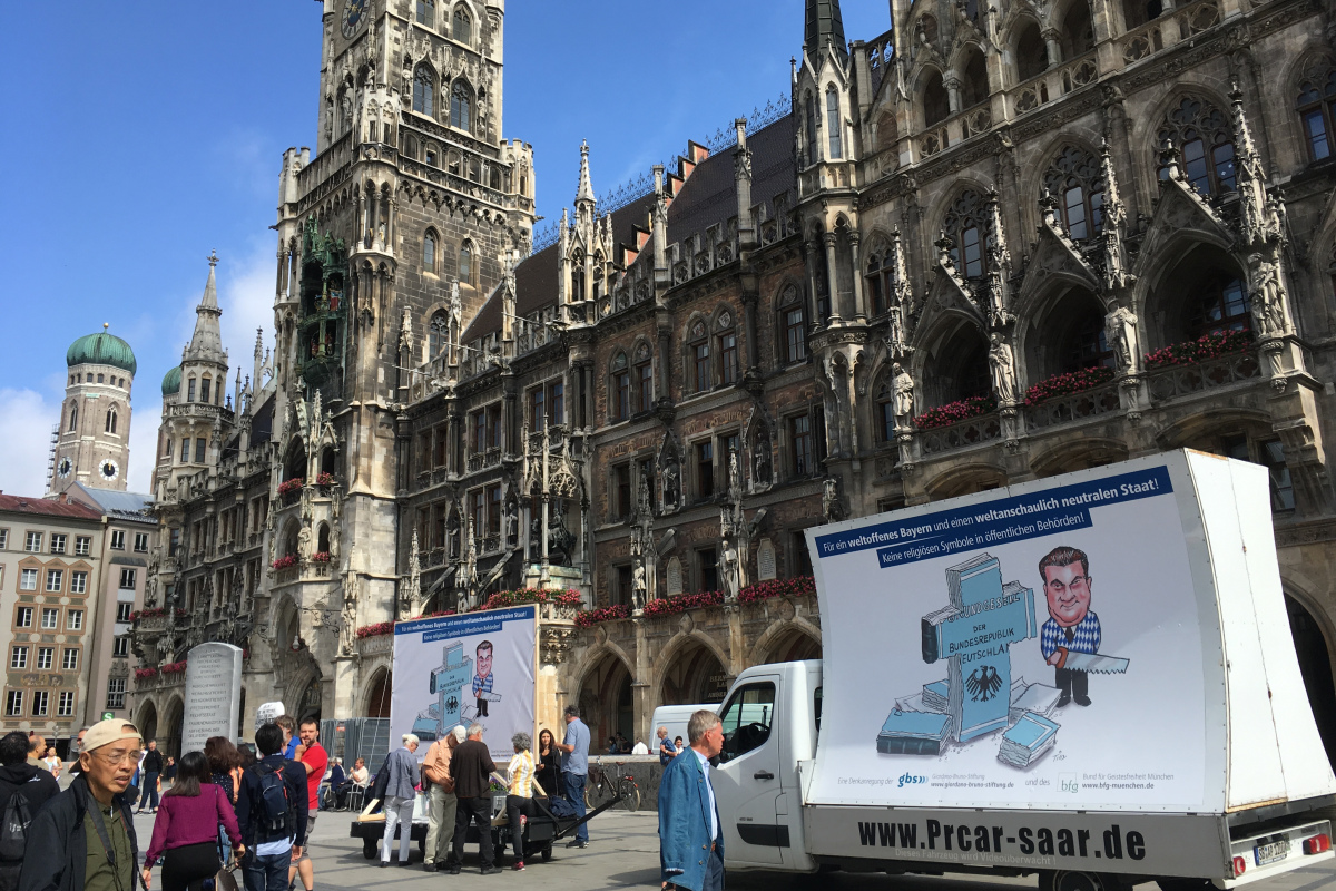 Säkulare Protestaktion vor dem Münchener Rathaus