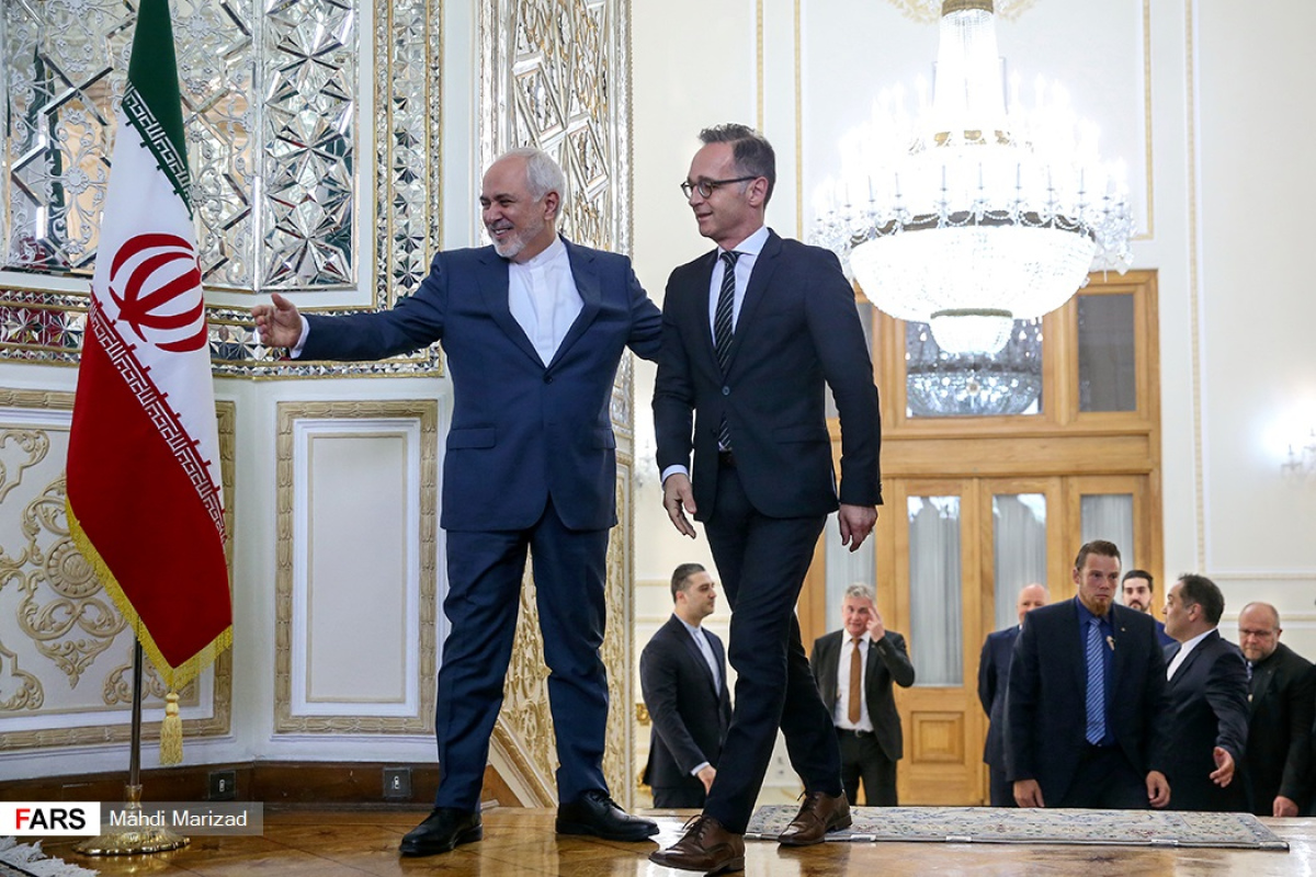 Der deutsche Außenminister Heiko Maas besucht Irans Außenminister Mohammad Javad Zarif.