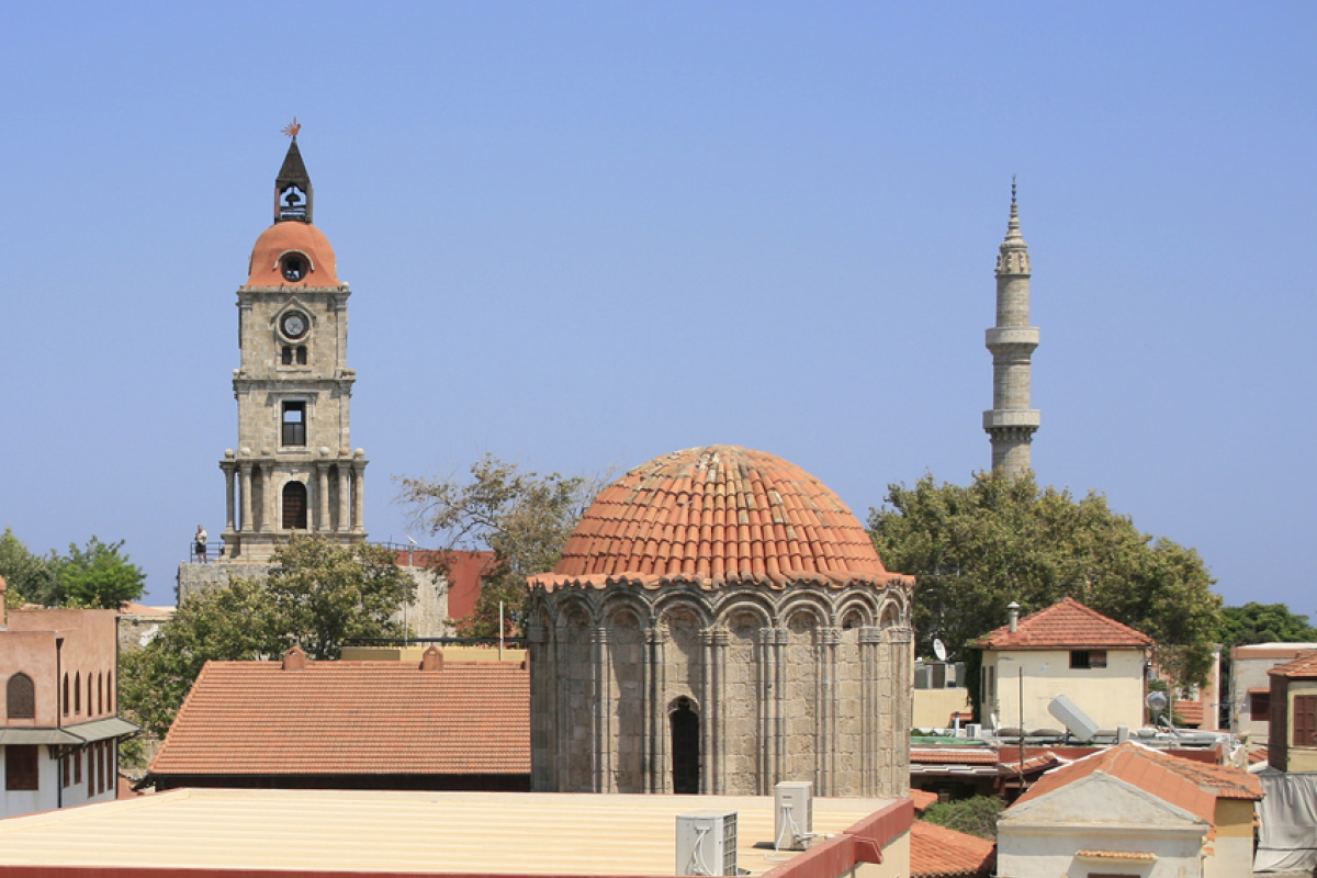 Kirche und Moschee