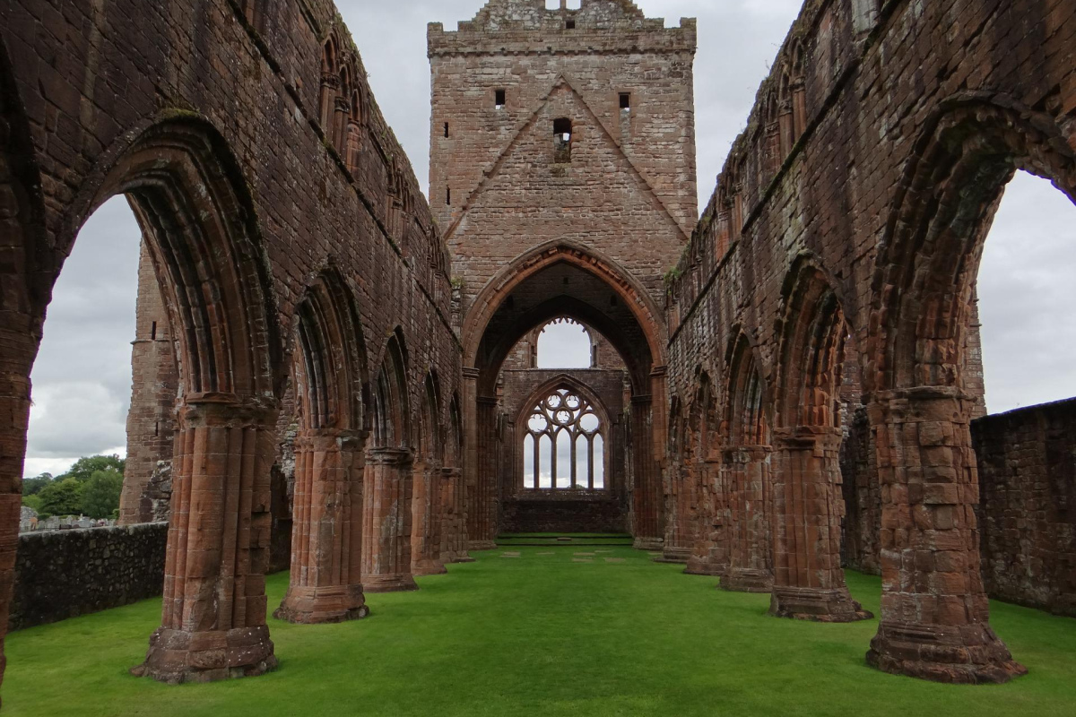 Kirchenruine in Schottland