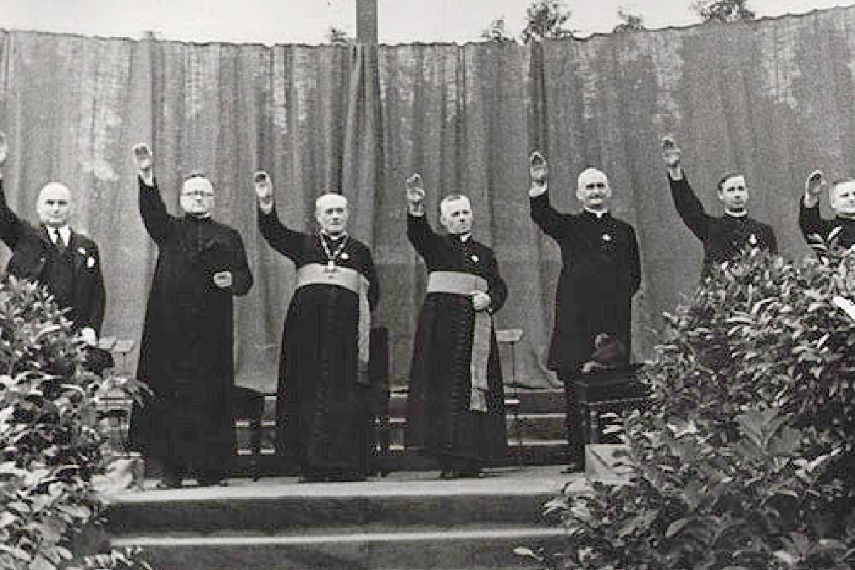 Die katholische Geistlichkeit begrüßt das Konkordat auf der Jugendversammlung in Berlin-Neuköln 1933