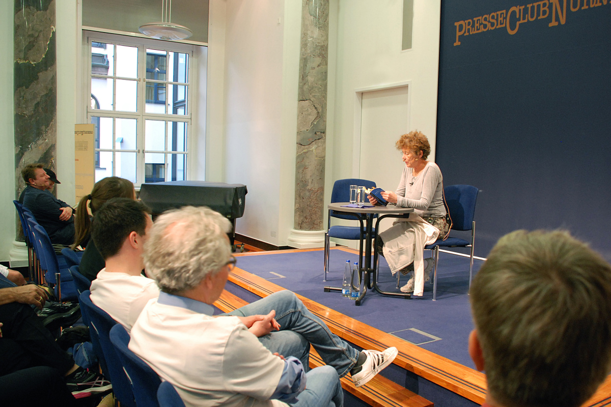 Kristina Hänel liest aus ihrem Buch "Das Politische ist persönlich"