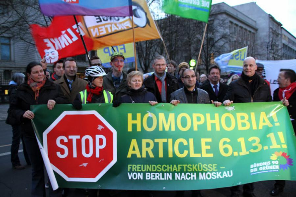Vor der russischen Botschaft