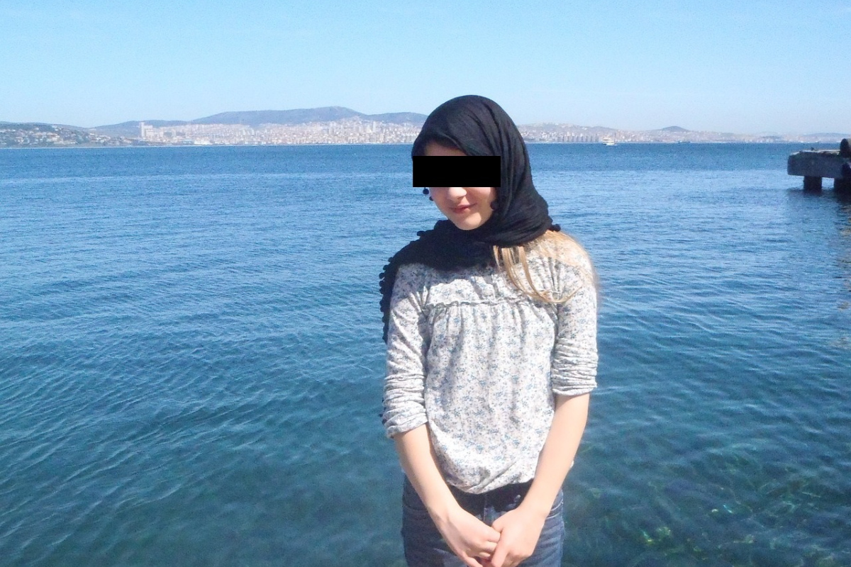 Mädchen mit Kopftuch