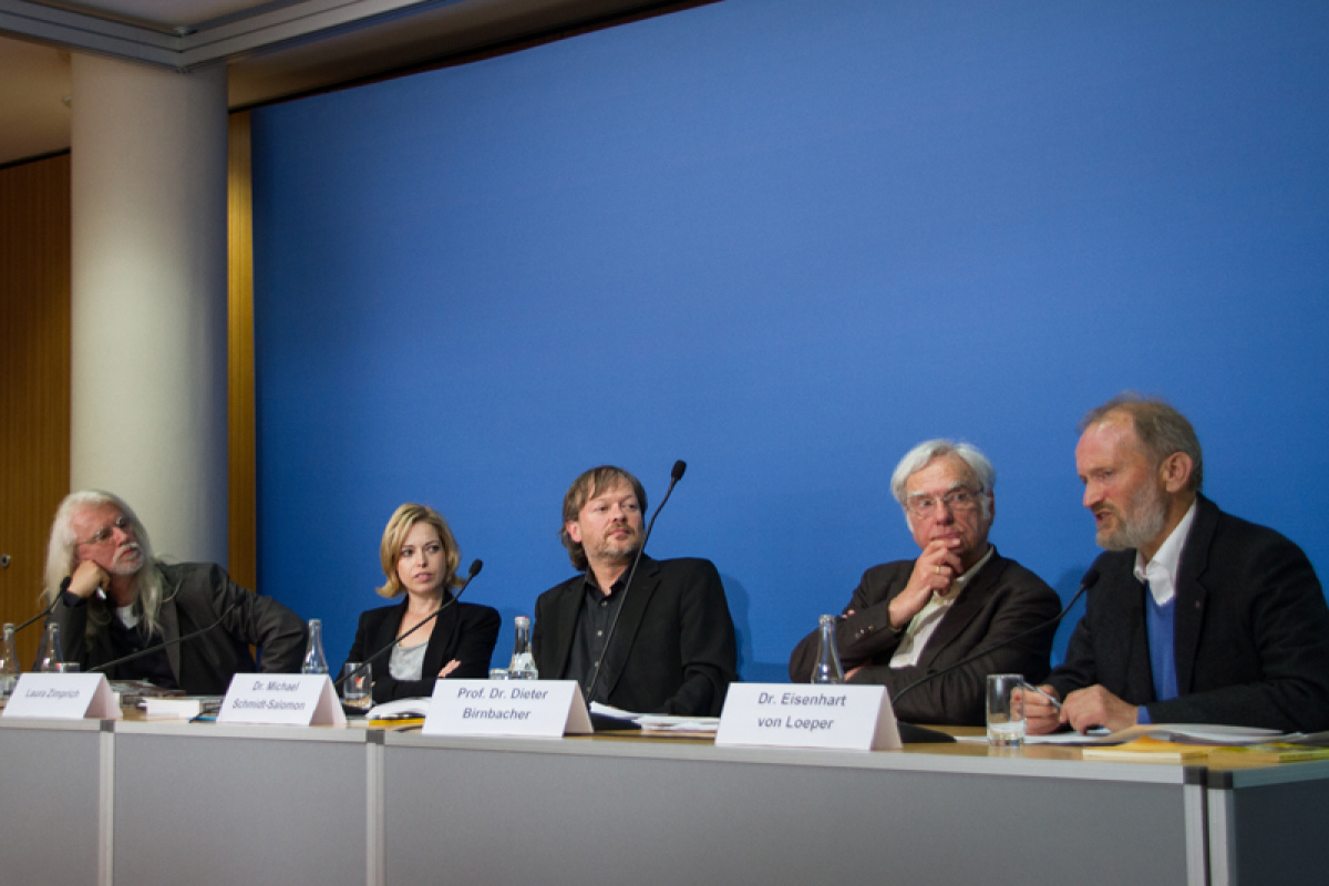 Dr. Colin Goldner, Laura Zimprich, Dr. Michael Schmidt-Salomon, Prof. Dr. Dieter Birnbacher, Dr. Eisenhart von Loeper (v.l.n.r.)