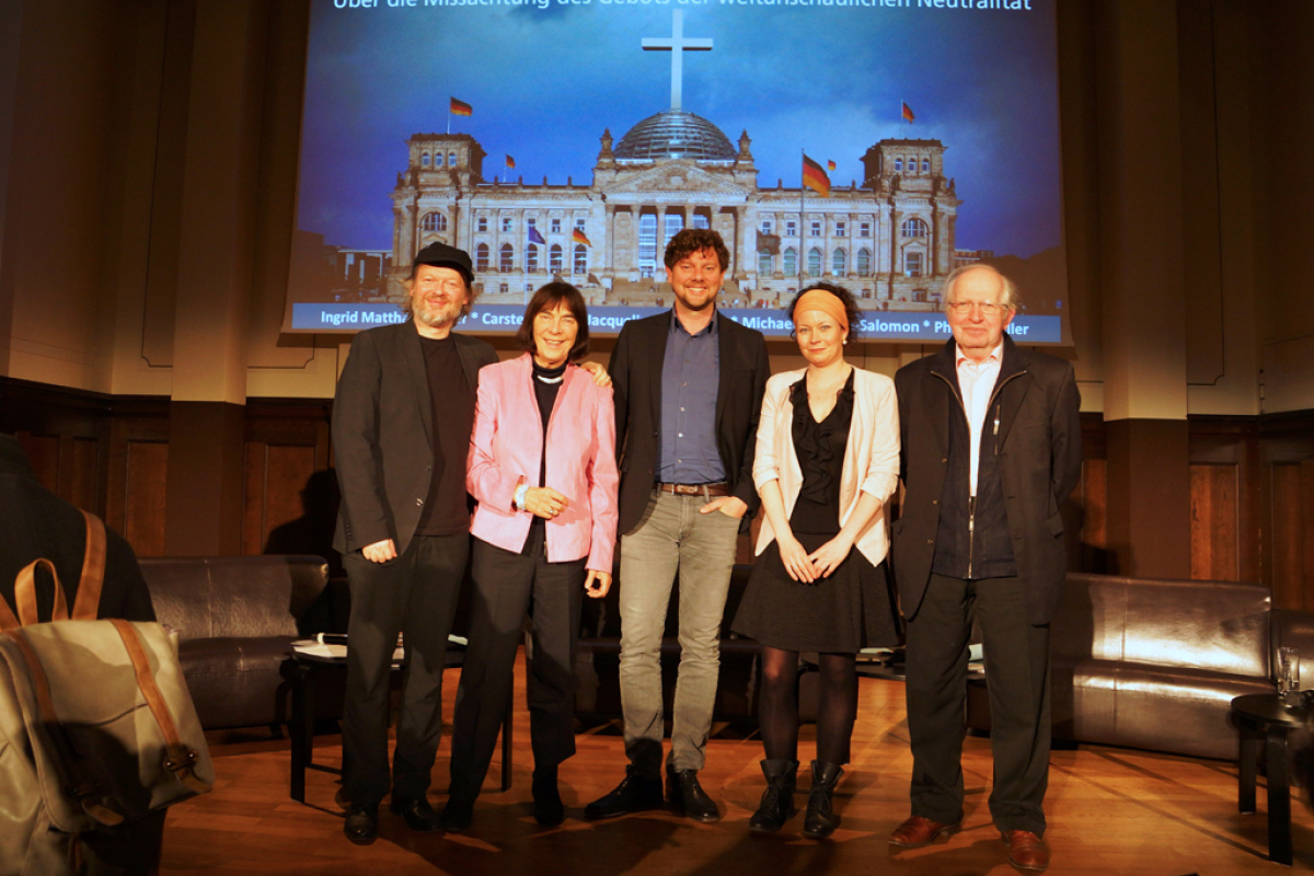Michael Schmidt-Salomon, Ingrid Matthäus-Meier, Philipp Möller, Jacqueline Neumann und Carsten Frerk (v. l. n. r.)