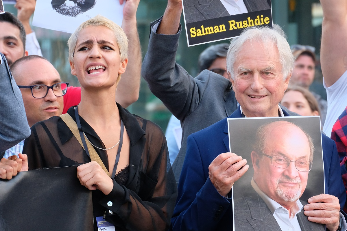 Richard Dawkins auf der Solidaritätskundgebung für Salman Rushdie