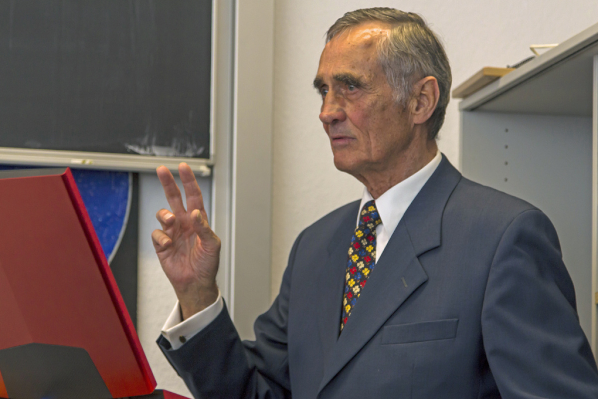 Prof. Bernd Schmidt