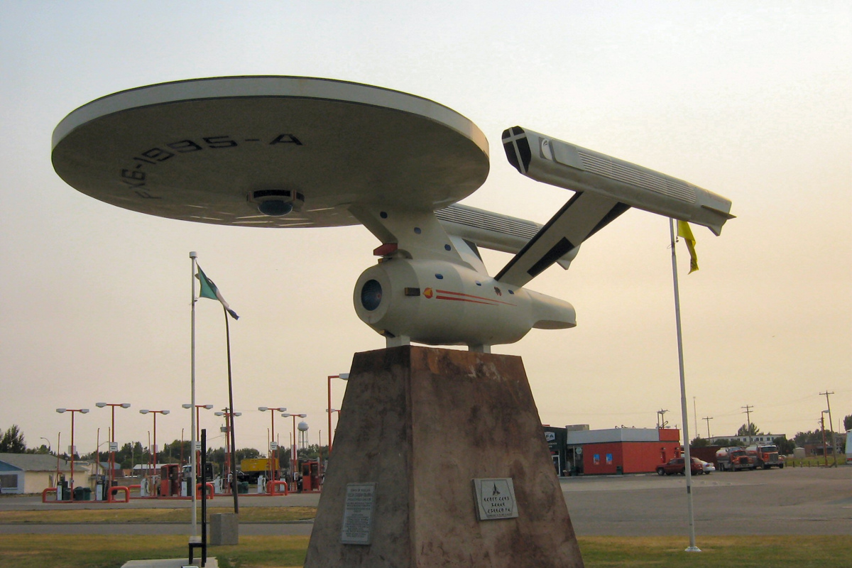 Die Skulptur eines Raumschiffs aus "Star Trek"