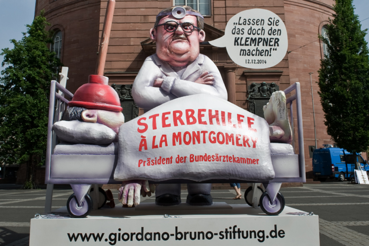 Der "Sterbeklemptner" vor der Paulskirche in Frankfurt/M. 
