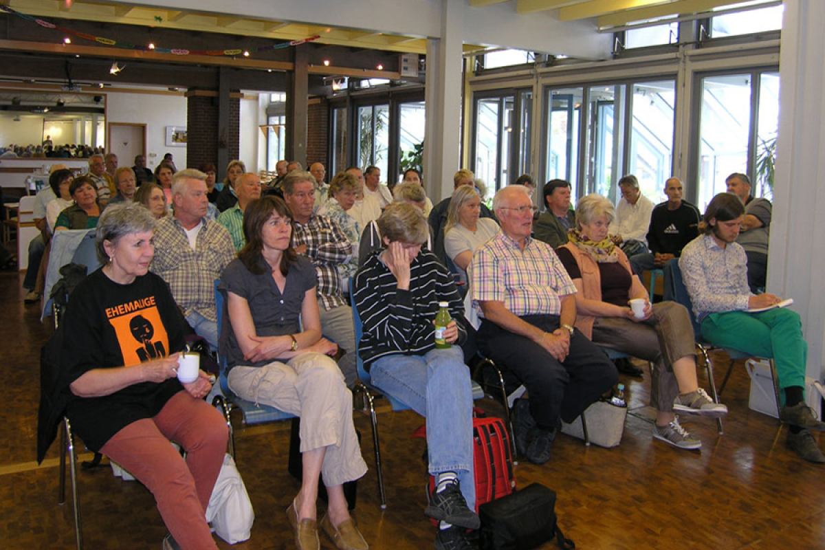 Rund 50 Teilnehmer lauschen interessiert den Referaten auf der ersten Konferenz des VEH