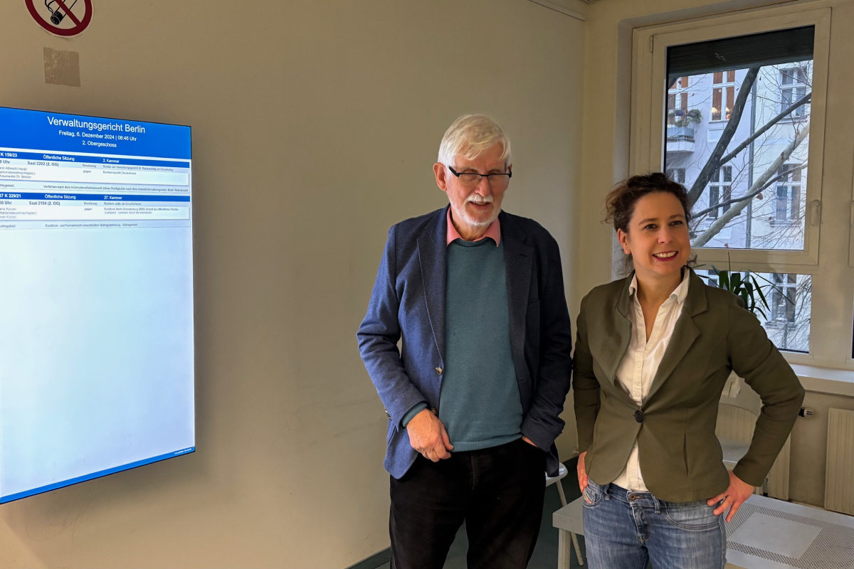 Johann-Albrecht Haupt und Jessica Hamed im Verwaltungsgericht Berlin